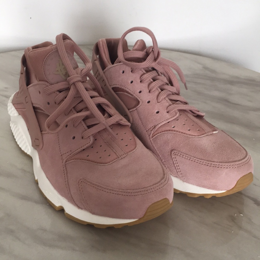 Nike Women’s Air Huarache Run Shoes - Size 10.5